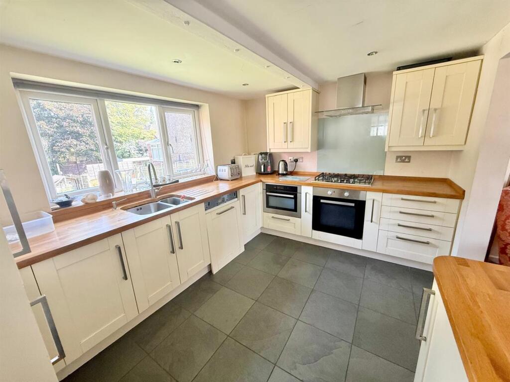 House in Macclesfield, Tytherington - View 3