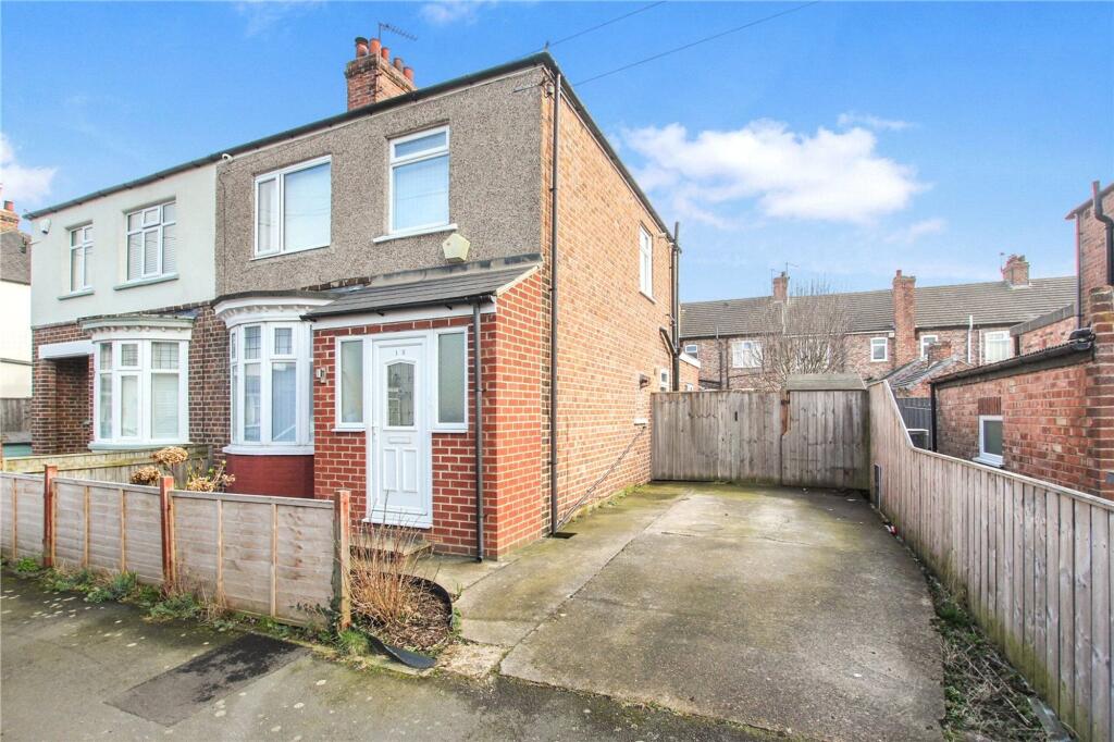 3-bed semi-detached on Oakdene Avenue, Stockton-On-Tees, TS18, £190,000