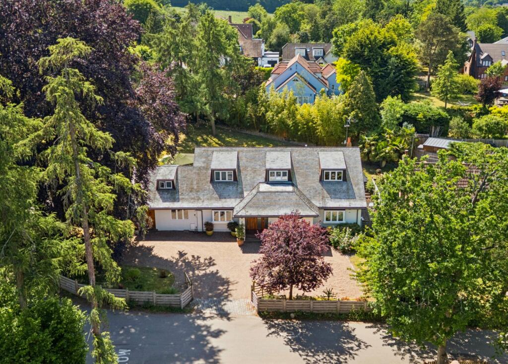 Main image of property: Oaklands Rise, Oaklands, Welwyn, Hertfordshire, AL6