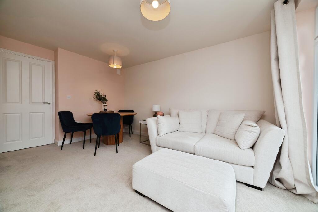 Drewery Crescent, BEVERLEY photo 4