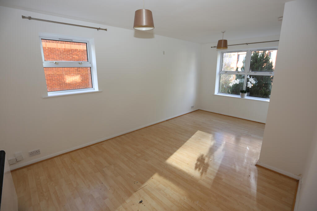Muirfield Close, Reading, RG1 photo 2