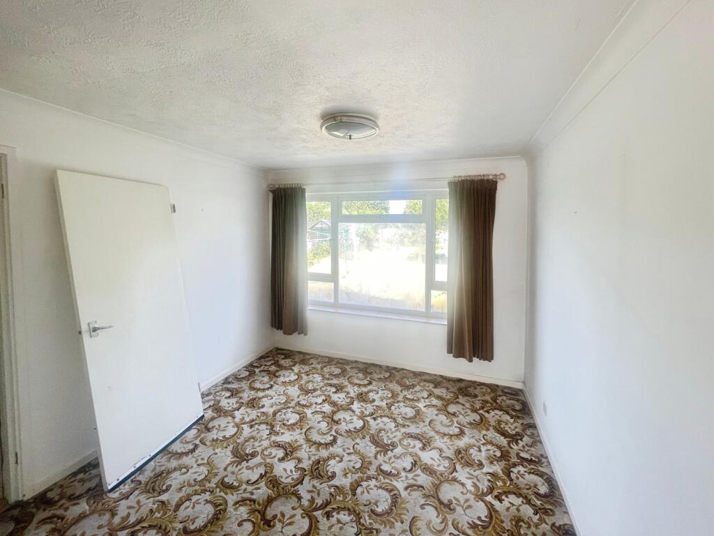 House in Basingstoke and Deane, Kempshott - View 5
