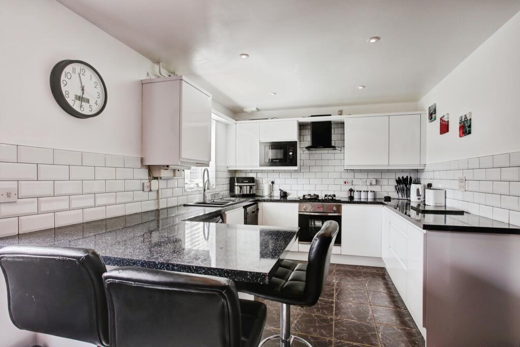Forest Gate, Newcastle Upon Tyne, NE12 photo 4
