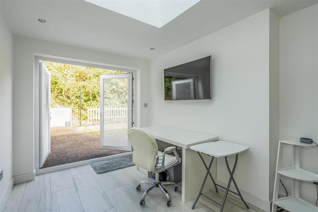 House in Portsmouth - View 5