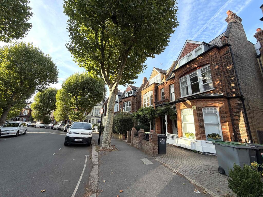 Main image of property: Kings Avenue, Muswell Hill, London N10