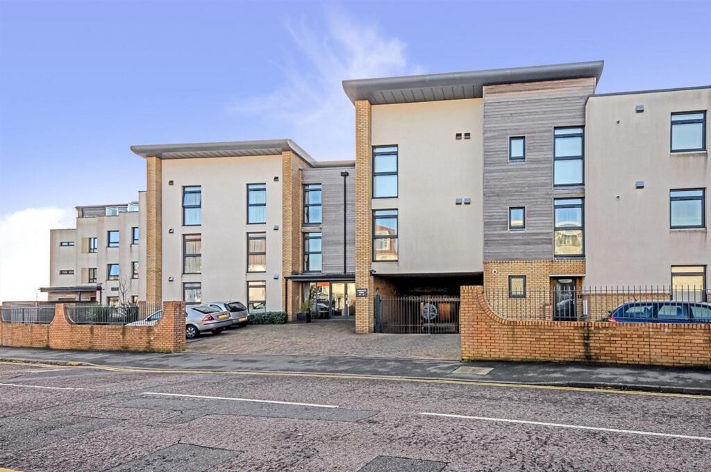 Apartment in Bournemouth - View 3