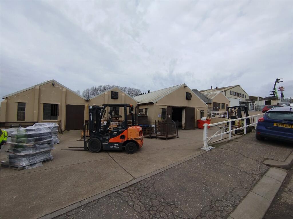 Main image of property: Rawreth Industrial Estate, Rawreth Lane, Rayleigh, Essex, SS6