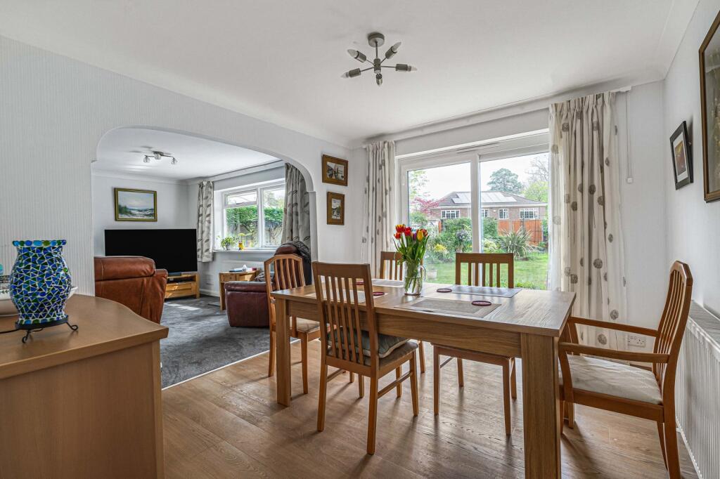 Shaftesbury Road, Woking, Surrey, GU22 - More