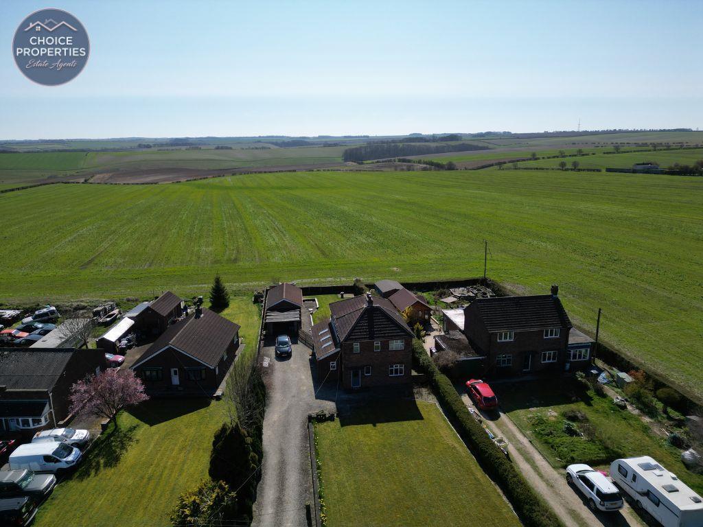 Lincoln Road, Welton Le Wold, Louth photo 2