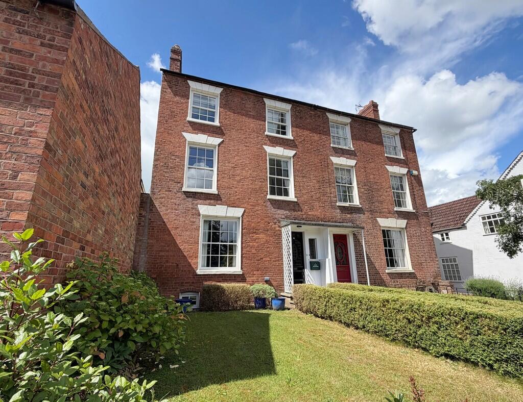 Main image of property: Warwick Road, Kenilworth