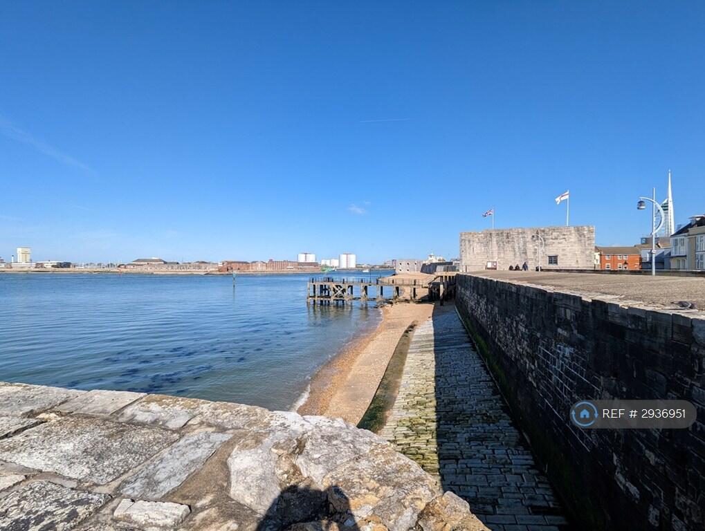 Apartment in Portsmouth - View 4