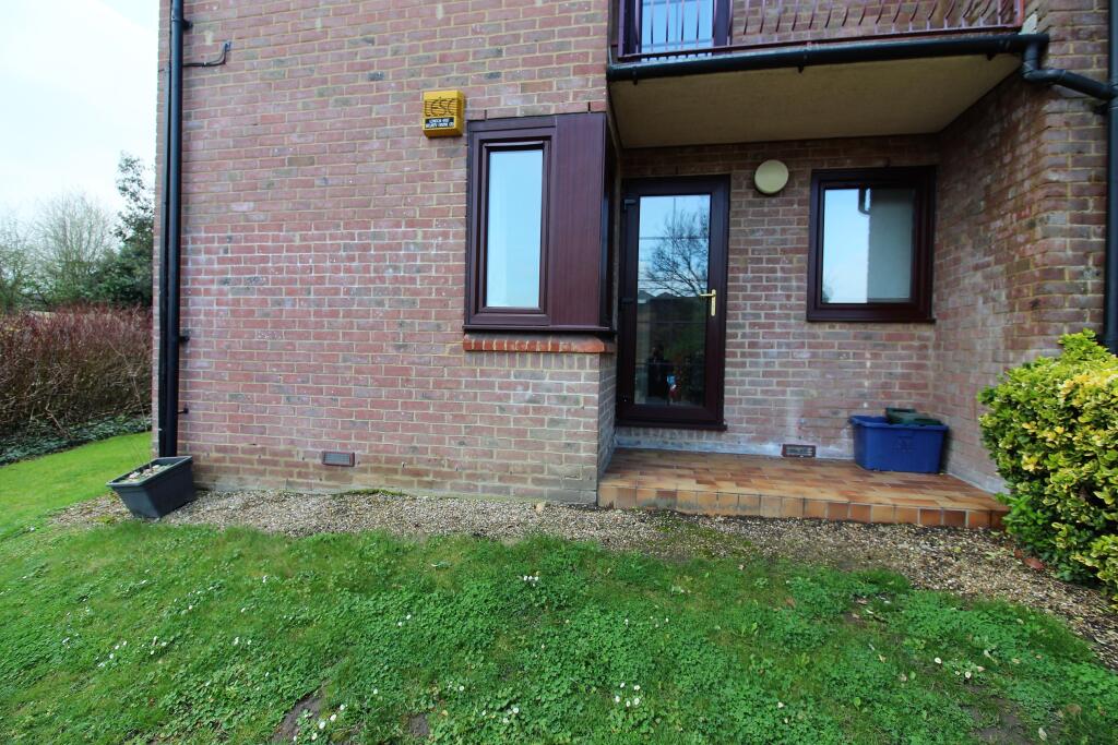 Apartment in Ilford - View 2