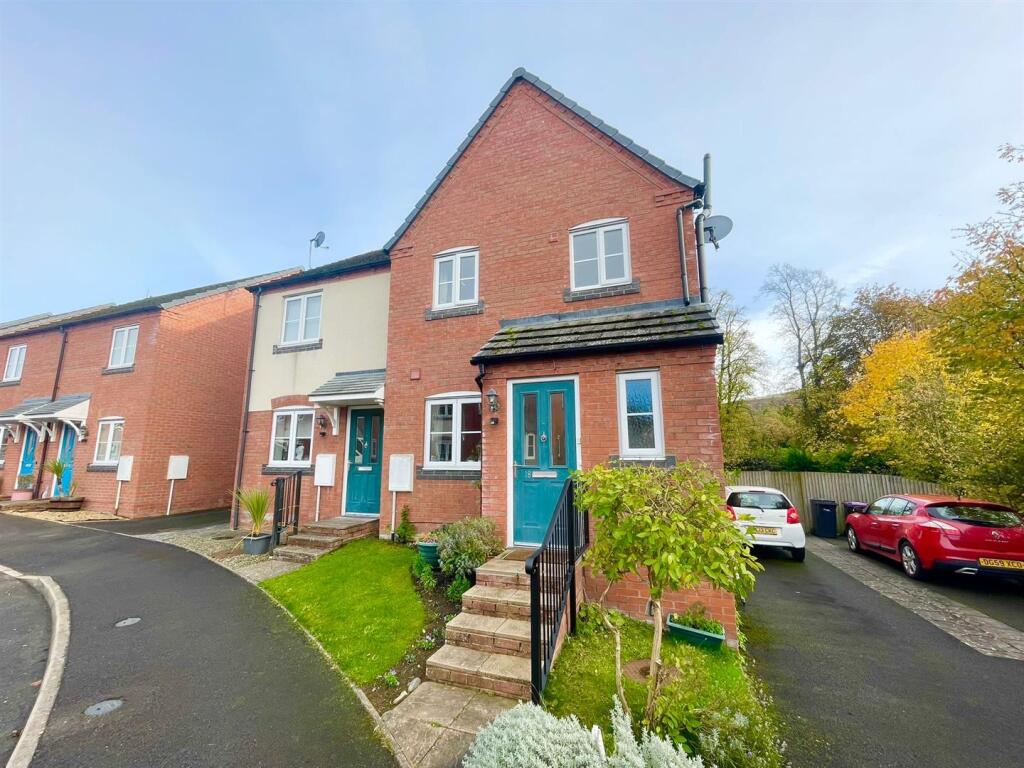 3-bed semi-detached on Windsor Place, Church Stretton, Shropshire, £285,000