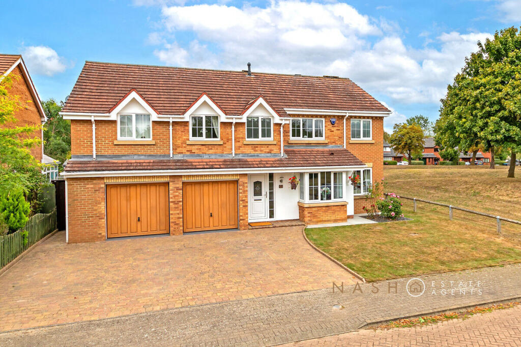 Main image of property: Lynmouth Crescent, Furzton, MK4
