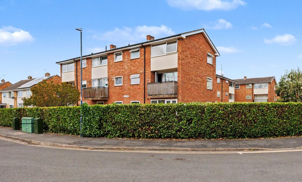 Main image of property: Sandfield Road, Stratford-Upon-Avon, CV37