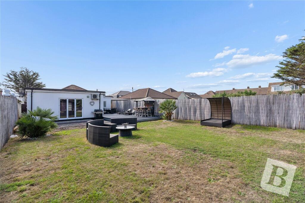 House in Romford - View 4