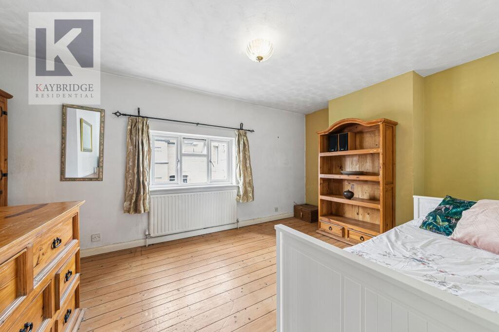 House in Sutton - View 3