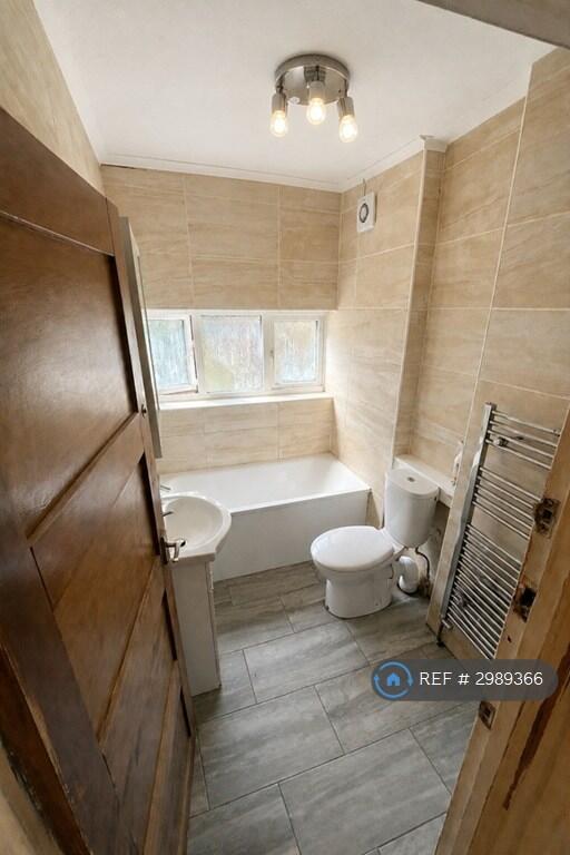 Apartment in Croydon - View 4