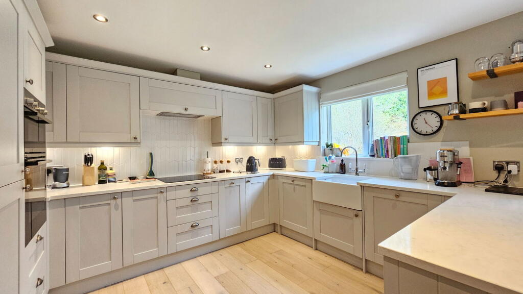 Pinewood Crescent, Hermitage, Thatcham, RG18 9WL photo 4