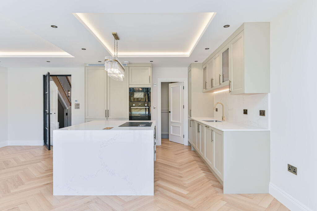 House in London - View 3
