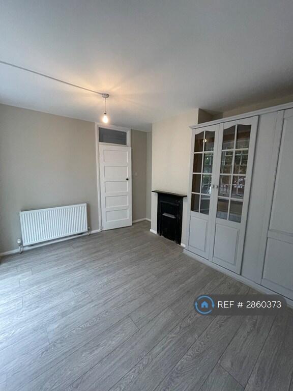 Apartment in London - View 3