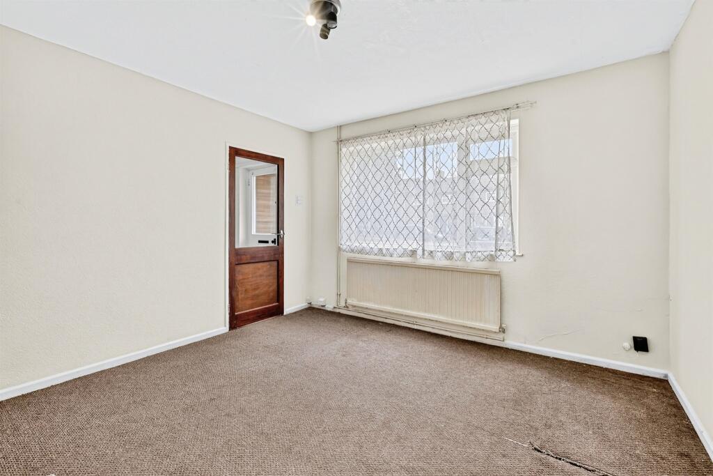 House in Northampton, Sunnyside, Kingsthorpe - View 4