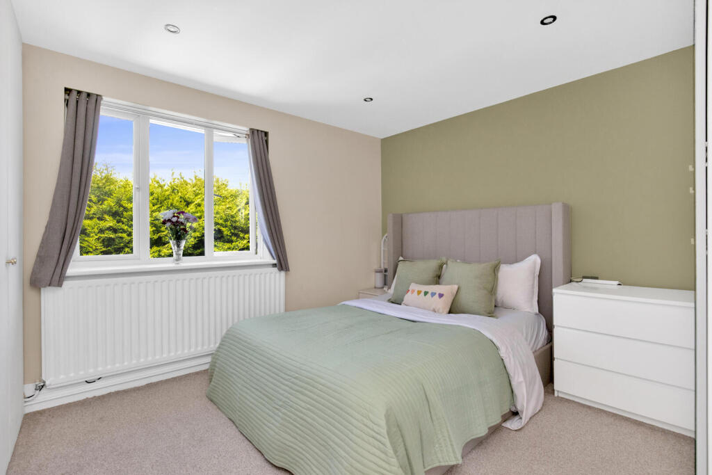 Apartment in Chichester - View 3
