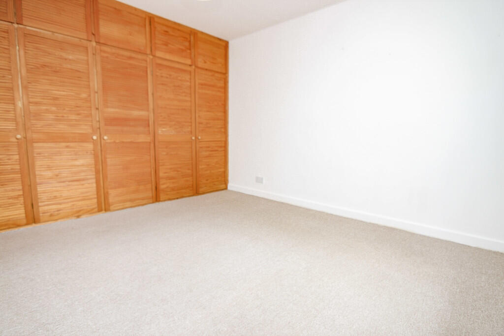 Apartment in Weston-super-Mare, Whitecross Village - More