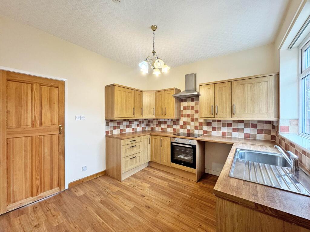 House in Oldham, Greater Manchester - View 4