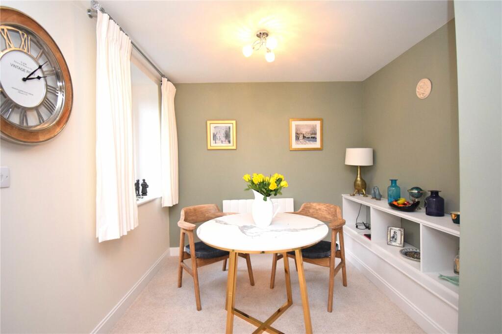Bath Road, Devizes, Wiltshire, SN10 photo 3