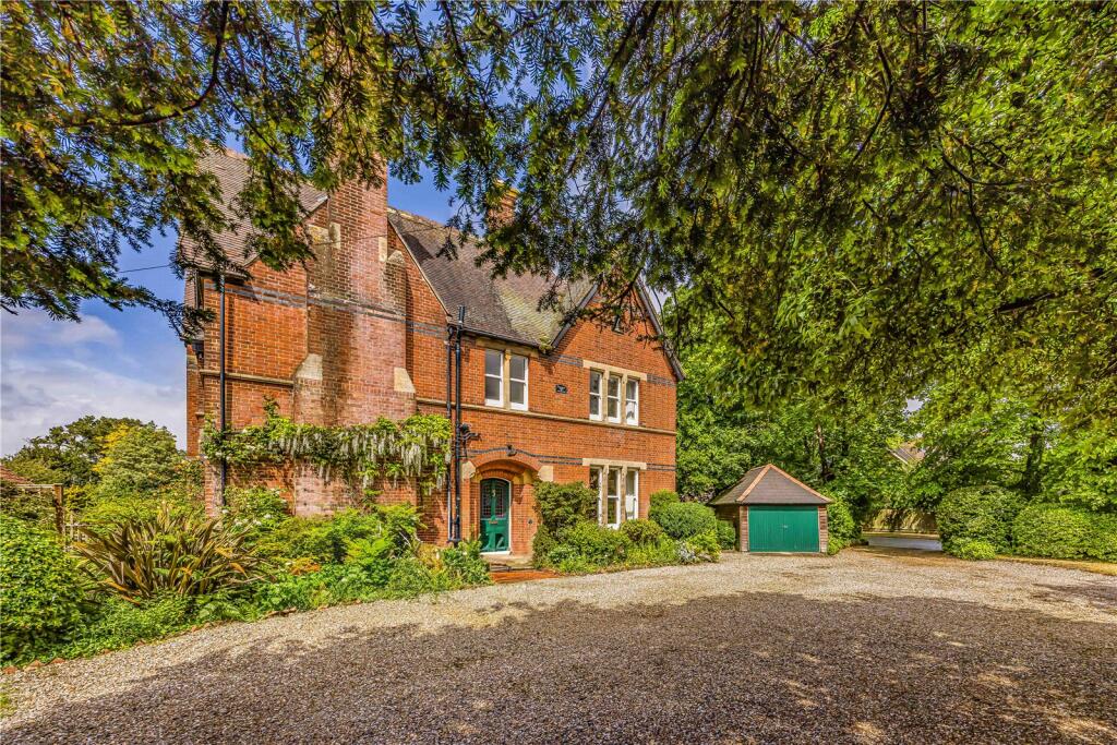 Whyke Road, Chichester, West Sussex, PO19 photo 4