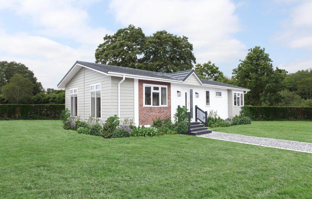 2-bed caravan on Sandy Oaks Residential Village – Nottingham, £215,000