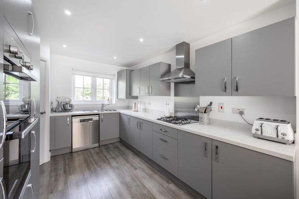 House in Stoke-on-Trent - View 4
