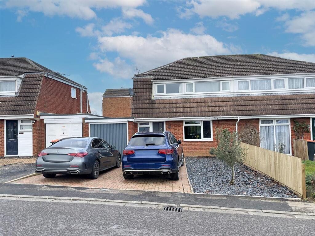 Main image of property: Bideford Green, Linslade, Leighton Buzzard