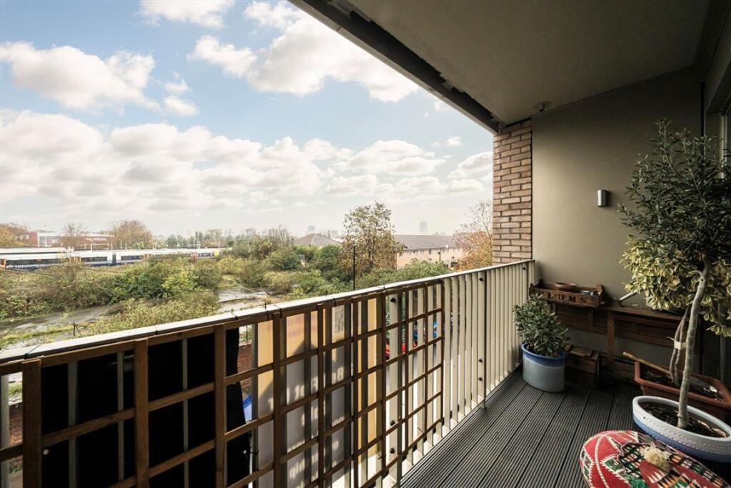 Apartment in London, New Cross Gate - View 5