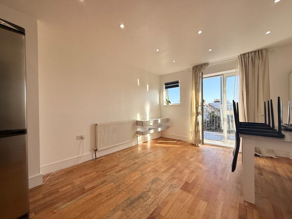 Apartment in London - View 2