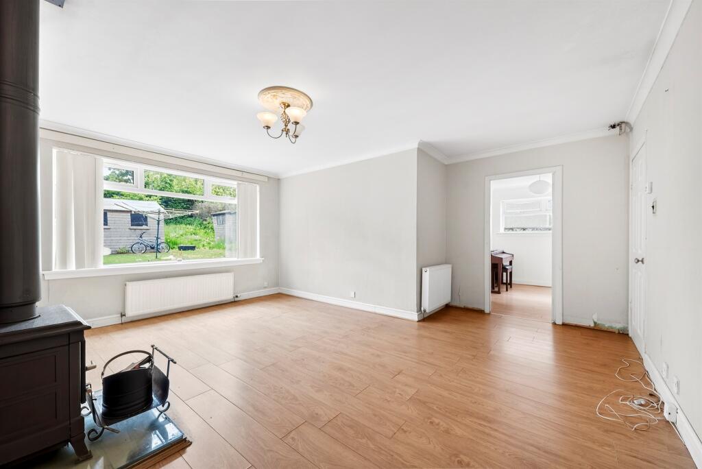 Castleton Avenue, Newton Mearns, Glasgow photo 4