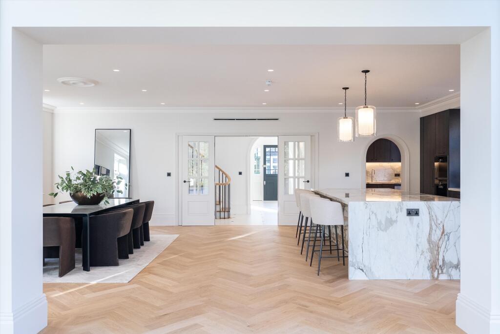 House in London - View 2