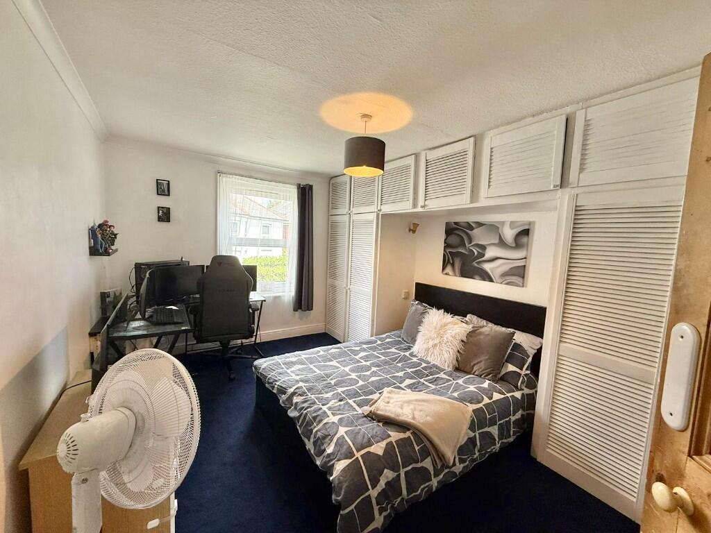 21, Orcheston Road photo 4