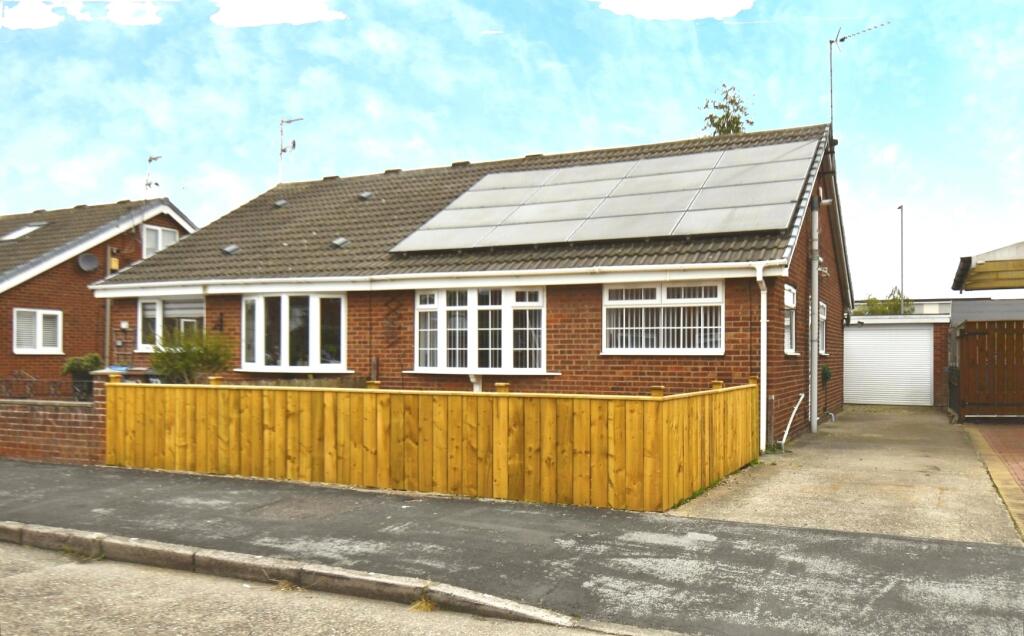 1-bed semi-detached on Weardale, Hull, £160,000