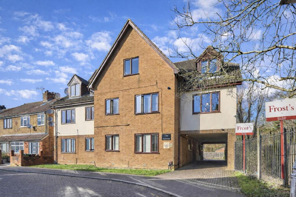 Main image of property: The Acorns, Wynchlands Crescent, St. Albans, Hertfordshire, AL4