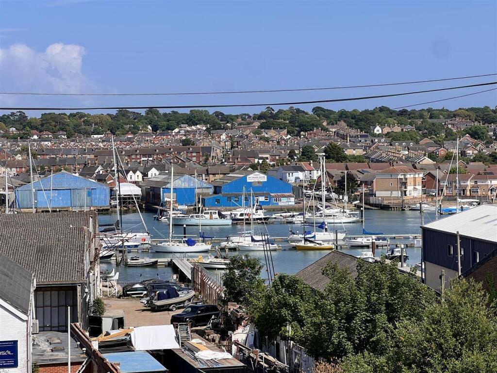 Arctic Road, Cowes photo 2