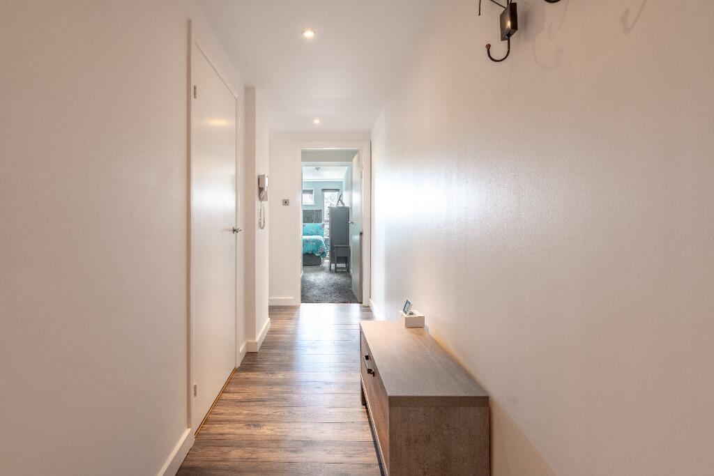Apartment in Glasgow - View 2