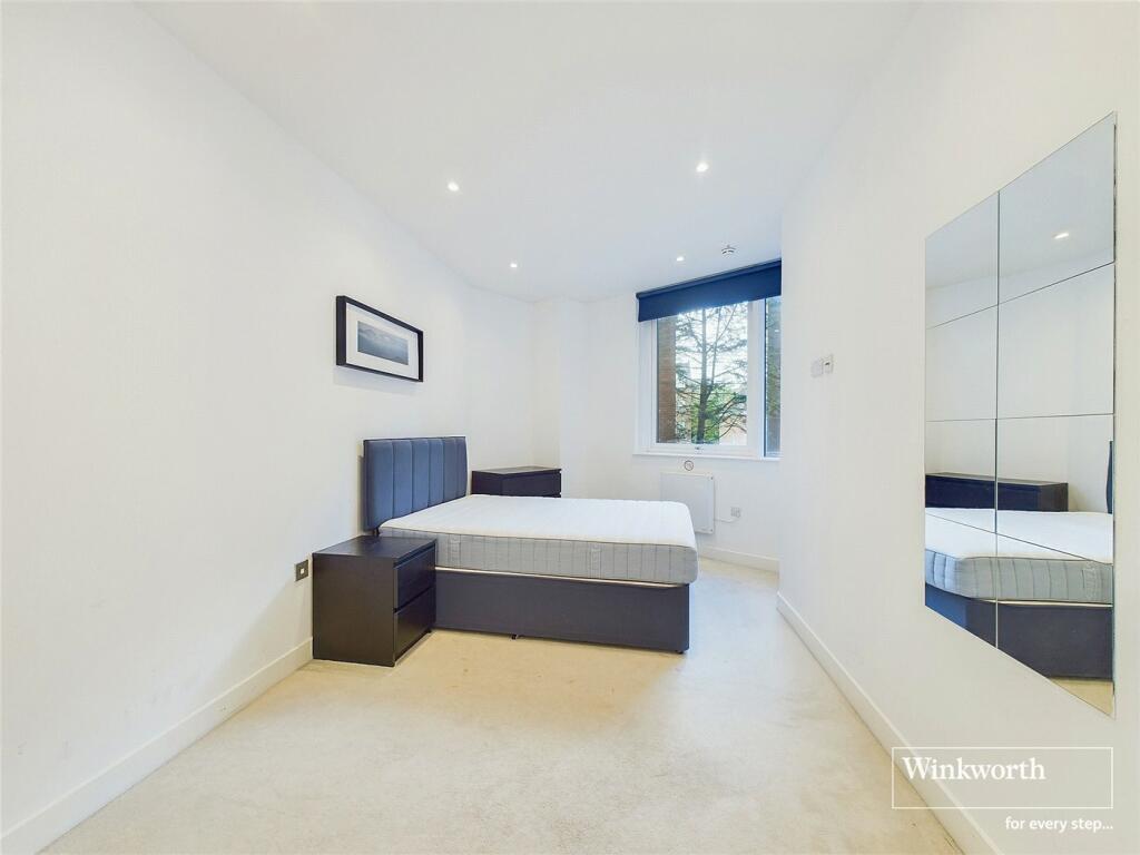 Apartment in Reading - View 5