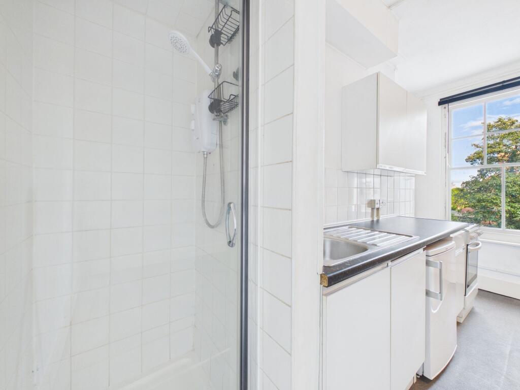 Apartment in Worthing, Broadwater - View 5