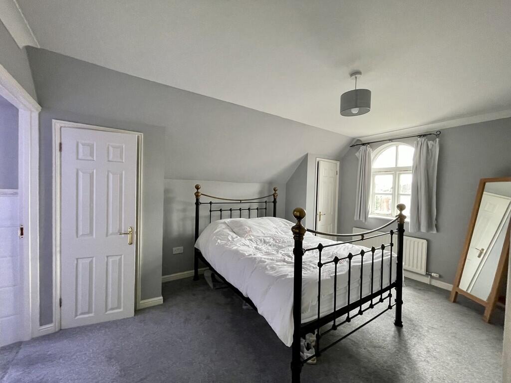 Apartment in Southampton - View 5