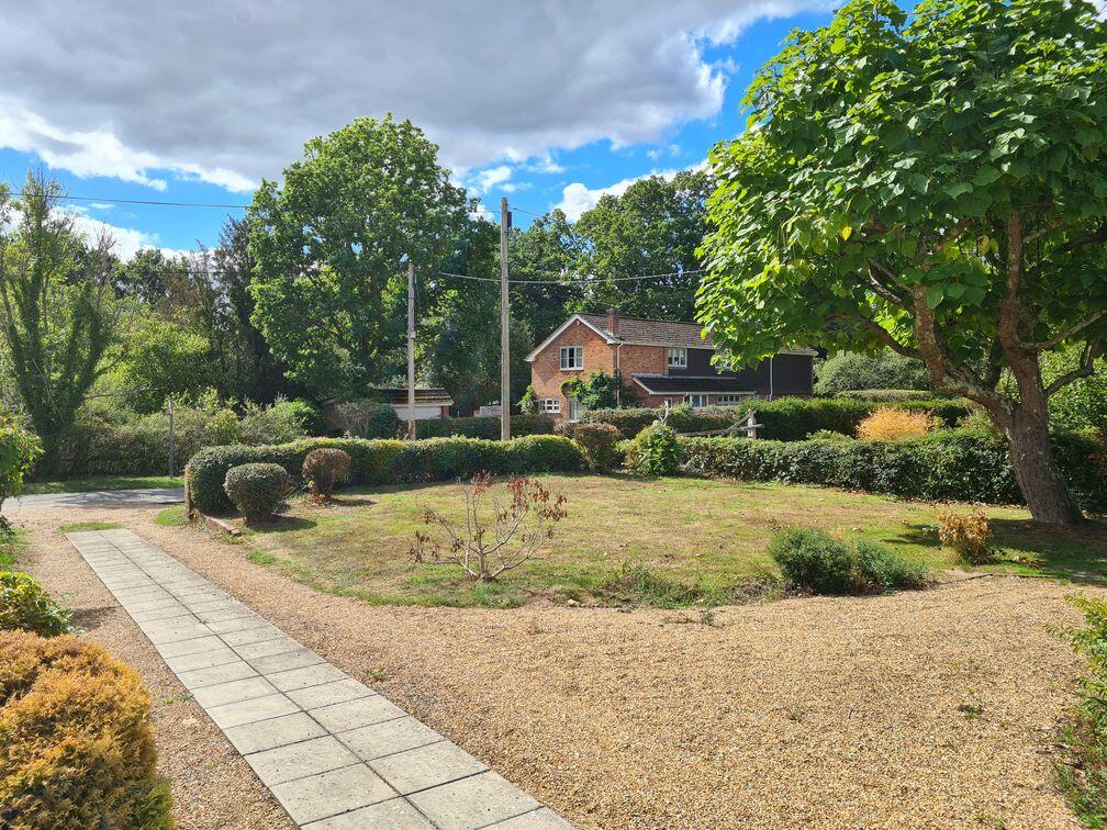 House in New Forest, Copythorne - View 2