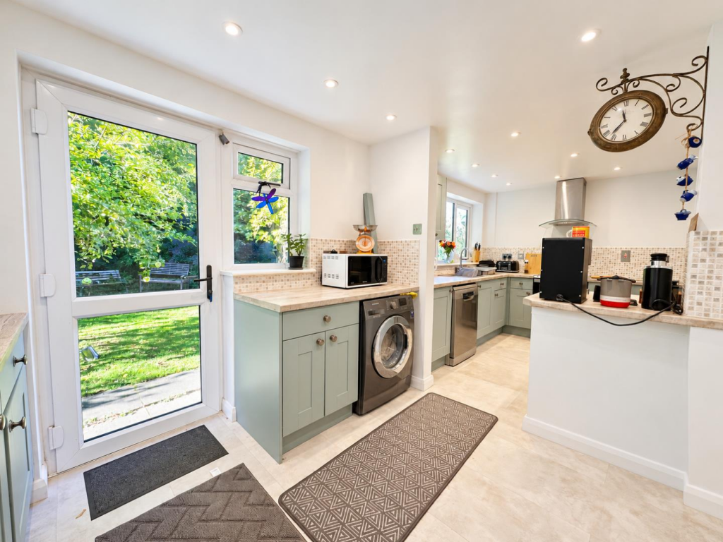House in Northampton, West Northamptonshire - View 4