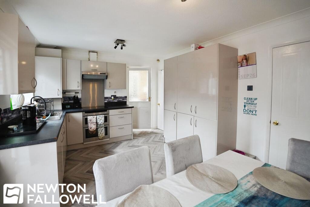 House in Doncaster - View 5