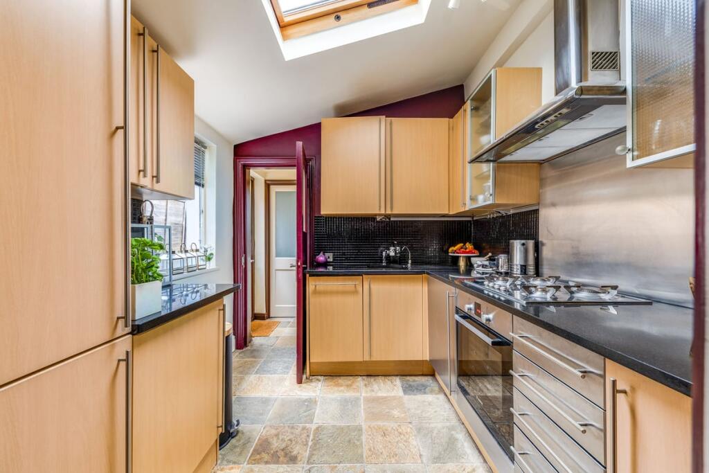House in London - View 4